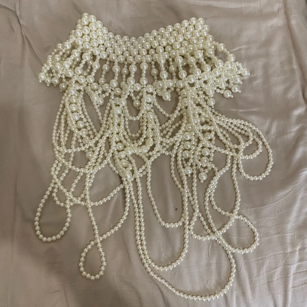 Pearl chestpiece - Picture 2 of 2